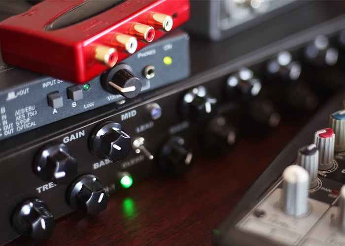 Professional Audio_700x500-Amplifiers