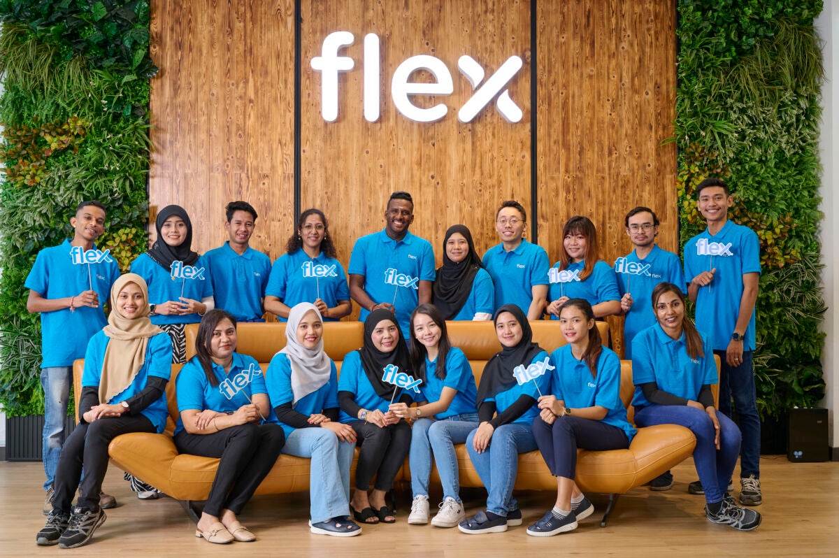 Gruppe von Mitarbeitern bei Flex Penang