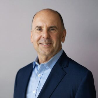 Dennis Kirkpatrick, Presidente de Estilo de Vida, Dispositivos de Consumo y Negocios Industriales Principales en Flex