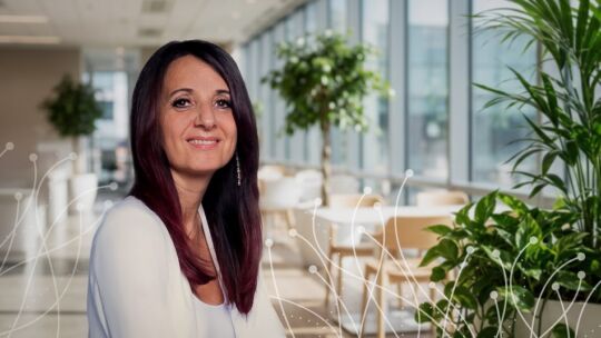 Maria Farago, formadora profesional en ventas internas y administración en Flex en Suiza.